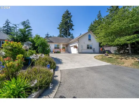 1661 Ohio Avenue North Bend OR 97459