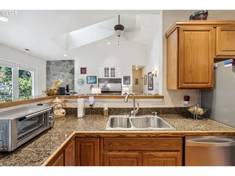 1661 Ohio Avenue North Bend OR 97459
