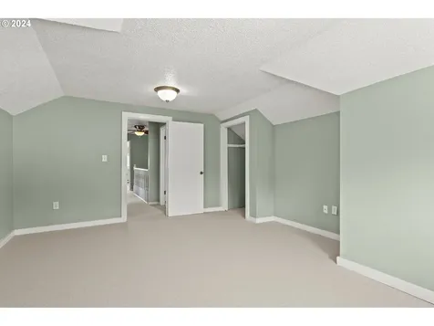 5627 Ne 18th Avenue Portland OR 97211
