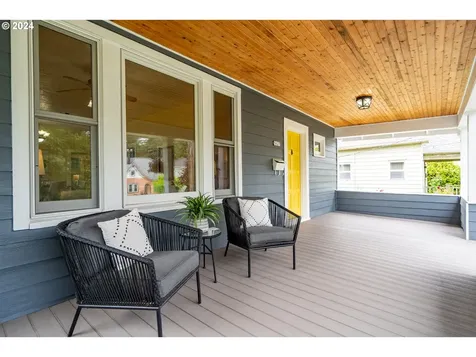 5627 Ne 18th Avenue Portland OR 97211