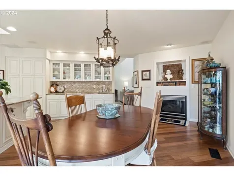 1916 Spicetree Lane SE Salem OR 97306