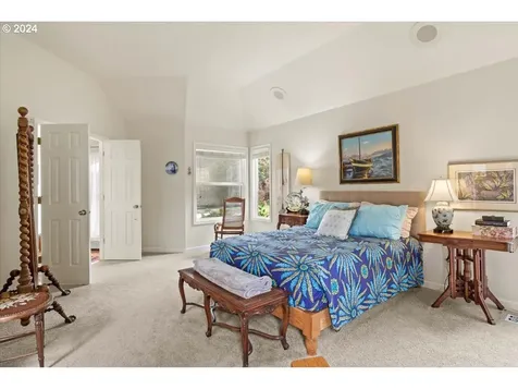 1916 Spicetree Lane SE Salem OR 97306