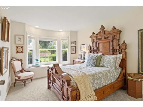 1916 Spicetree Lane SE Salem OR 97306