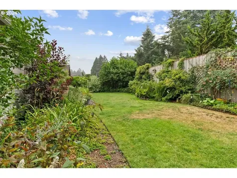 1916 Spicetree Lane SE Salem OR 97306