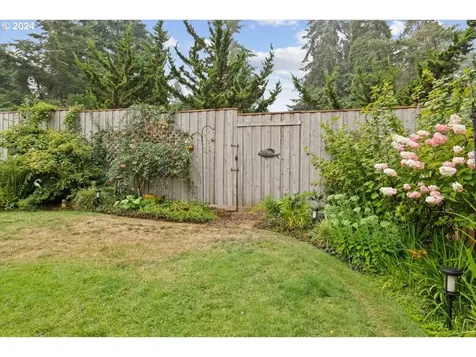 1916 Spicetree Lane SE Salem OR 97306