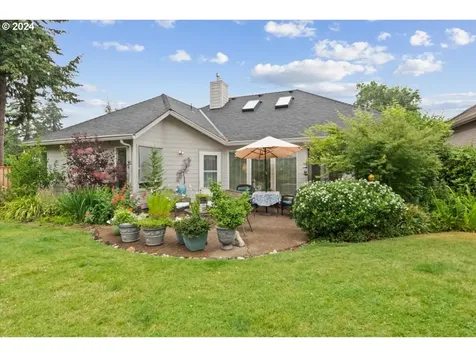 1916 Spicetree Lane SE Salem OR 97306