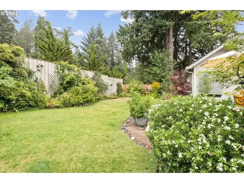 1916 Spicetree Lane SE Salem OR 97306
