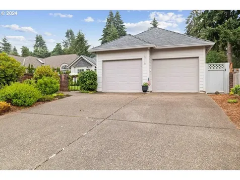 1916 Spicetree Lane SE Salem OR 97306