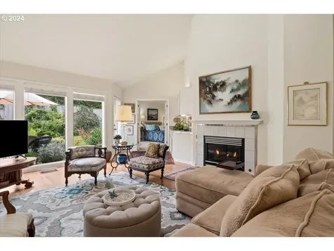 1916 Spicetree Lane SE Salem OR 97306
