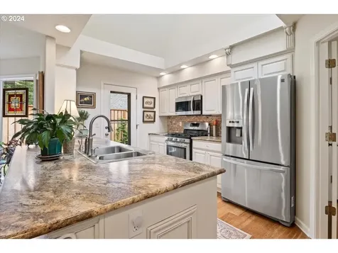 1916 Spicetree Lane SE Salem OR 97306