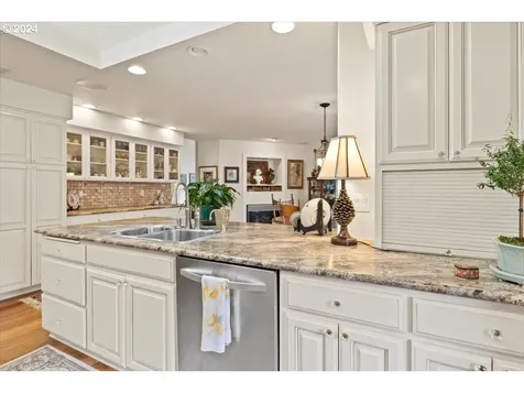 1916 Spicetree Lane SE Salem OR 97306
