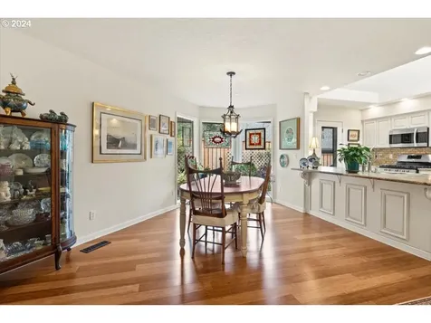 1916 Spicetree Lane SE Salem OR 97306