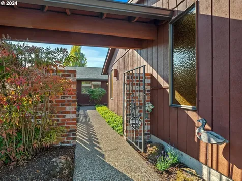 10082 SW Crystal Street Beaverton OR 97008