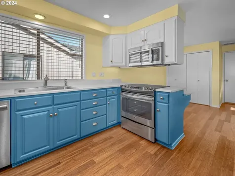 10082 SW Crystal Street Beaverton OR 97008