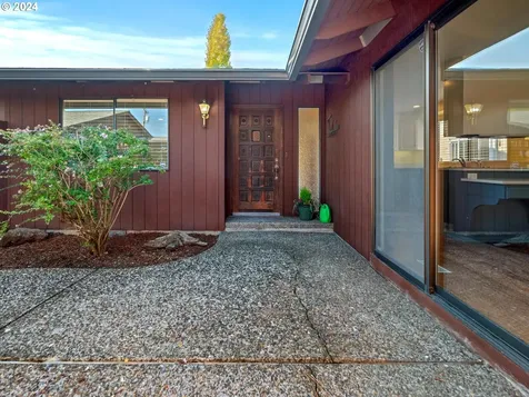 10082 SW Crystal Street Beaverton OR 97008