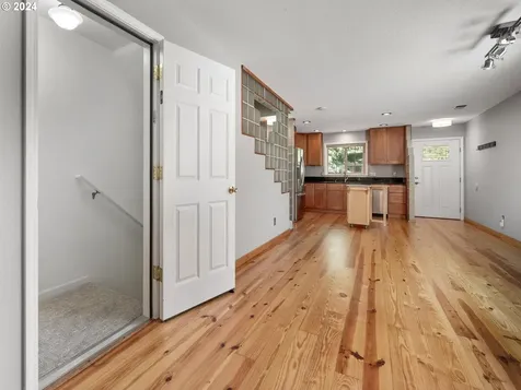 53 Ne Cook Street Portland OR 97212