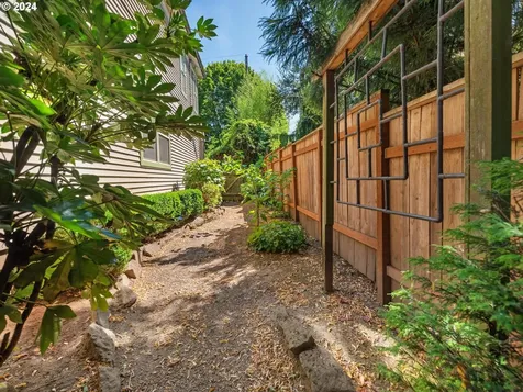 53 Ne Cook Street Portland OR 97212