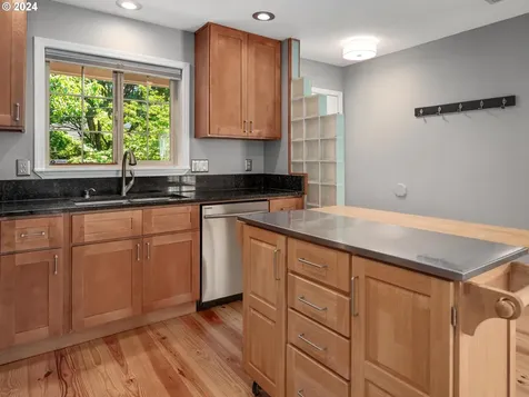 53 Ne Cook Street Portland OR 97212