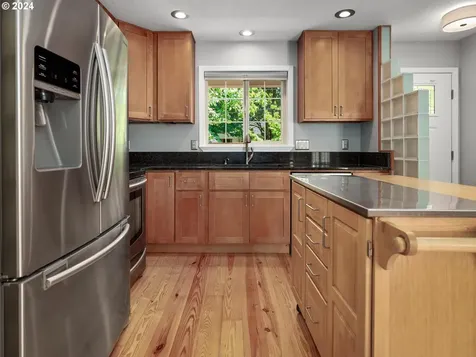53 Ne Cook Street Portland OR 97212