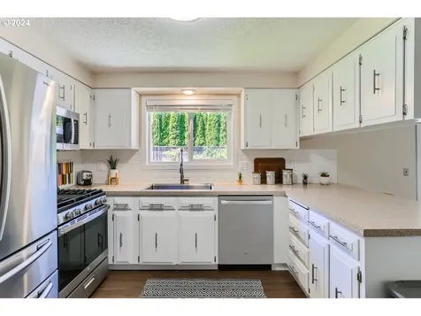 4235 SW 195th Court Beaverton OR 97078