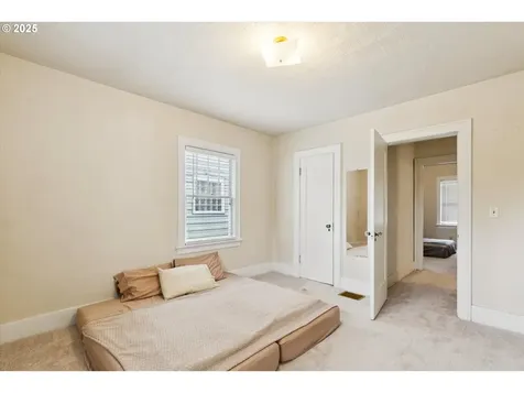 1654 N Killingsworth Street Portland OR 97217