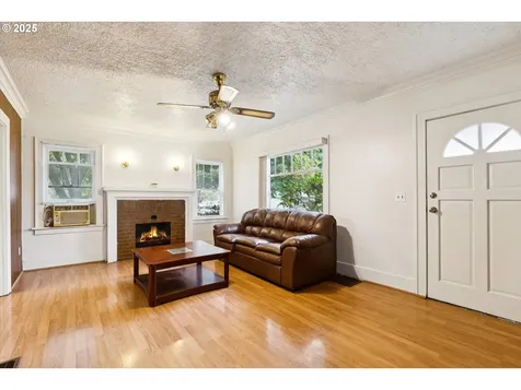 1654 N Killingsworth Street Portland OR 97217