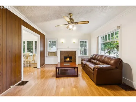 1654 N Killingsworth Street Portland OR 97217