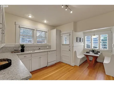 3440 NE Multnomah Street Portland OR 97232