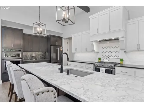971 S 66th Place Springfield OR 97478