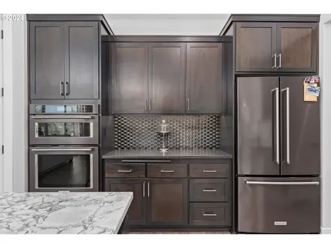 971 S 66th Place Springfield OR 97478