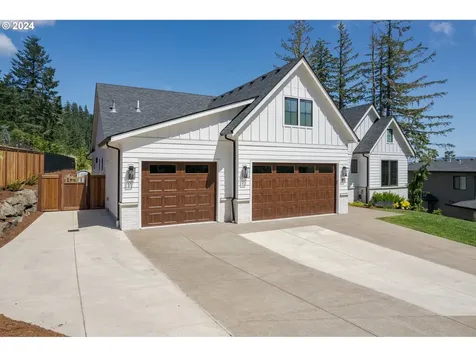 971 S 66th Place Springfield OR 97478