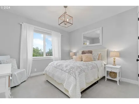 971 S 66th Place Springfield OR 97478