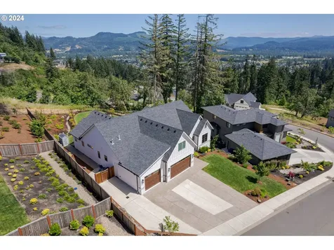 971 S 66th Place Springfield OR 97478