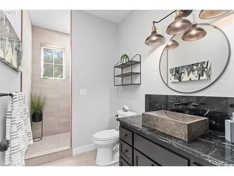 971 S 66th Place Springfield OR 97478