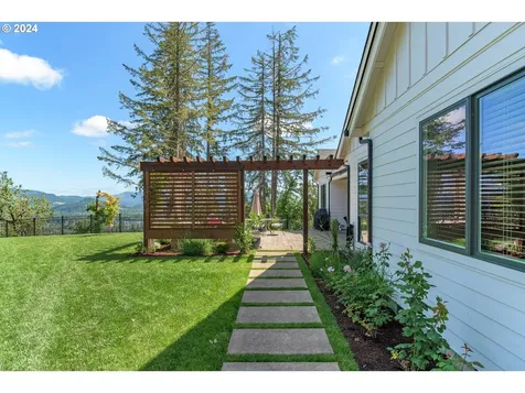 971 S 66th Place Springfield OR 97478
