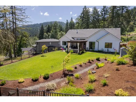 971 S 66th Place Springfield OR 97478