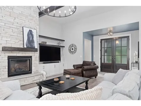 971 S 66th Place Springfield OR 97478