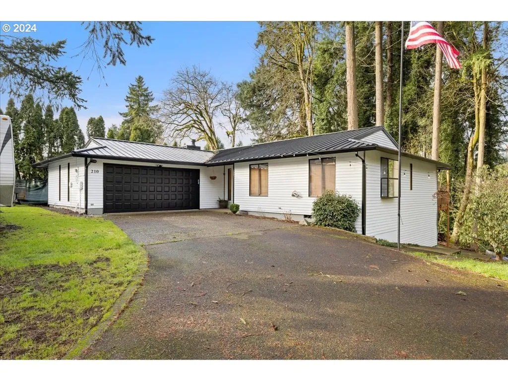 210 W 8th Street Newberg OR 97132