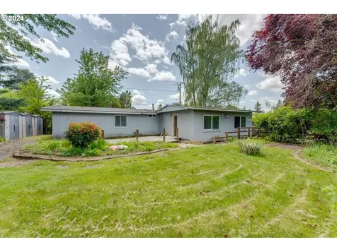 201 E 8th Street Newberg OR 97132