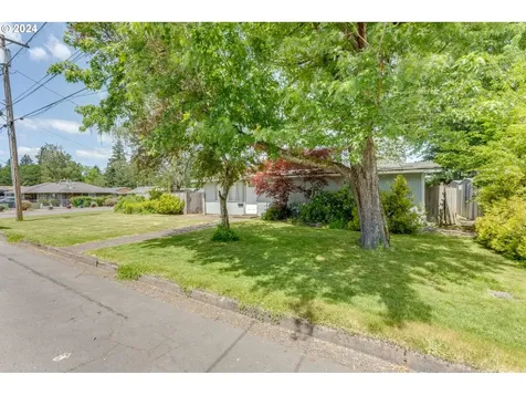 201 E 8th Street Newberg OR 97132