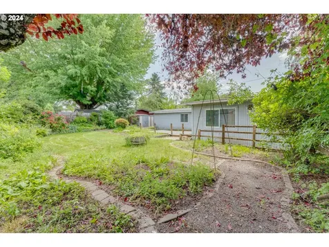 201 E 8th Street Newberg OR 97132