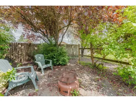 201 E 8th Street Newberg OR 97132