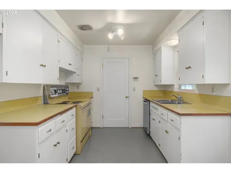 5019 Sw Lowell Street Portland OR 97221