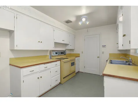 5019 Sw Lowell Street Portland OR 97221