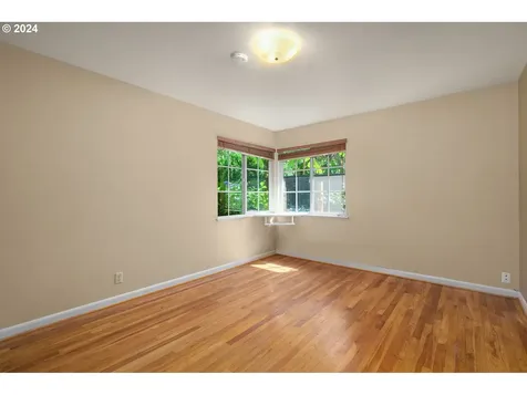 5019 Sw Lowell Street Portland OR 97221