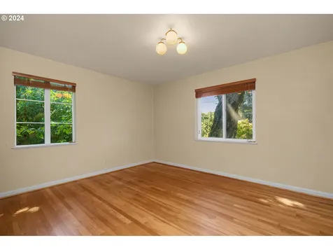 5019 Sw Lowell Street Portland OR 97221