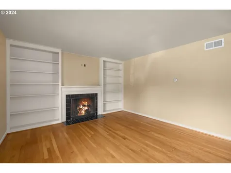 5019 Sw Lowell Street Portland OR 97221