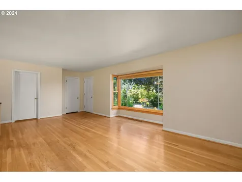 5019 Sw Lowell Street Portland OR 97221