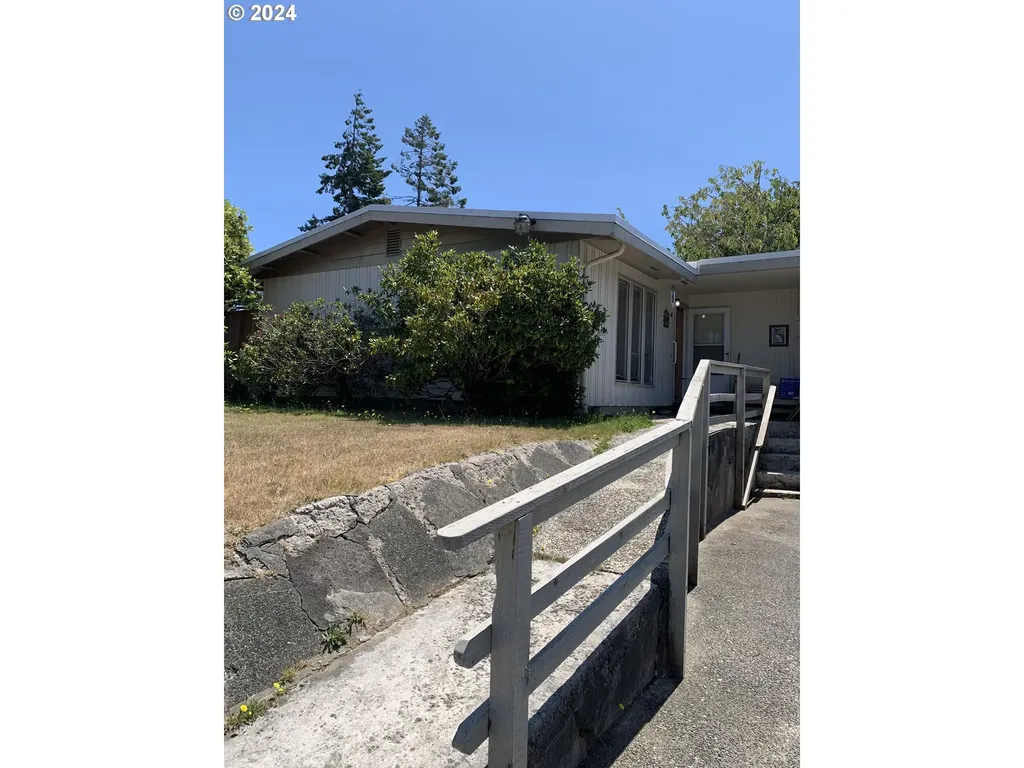 2133 State Street North Bend OR 97459