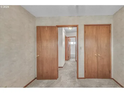 820 Nw Cascade Court Gresham OR 97030